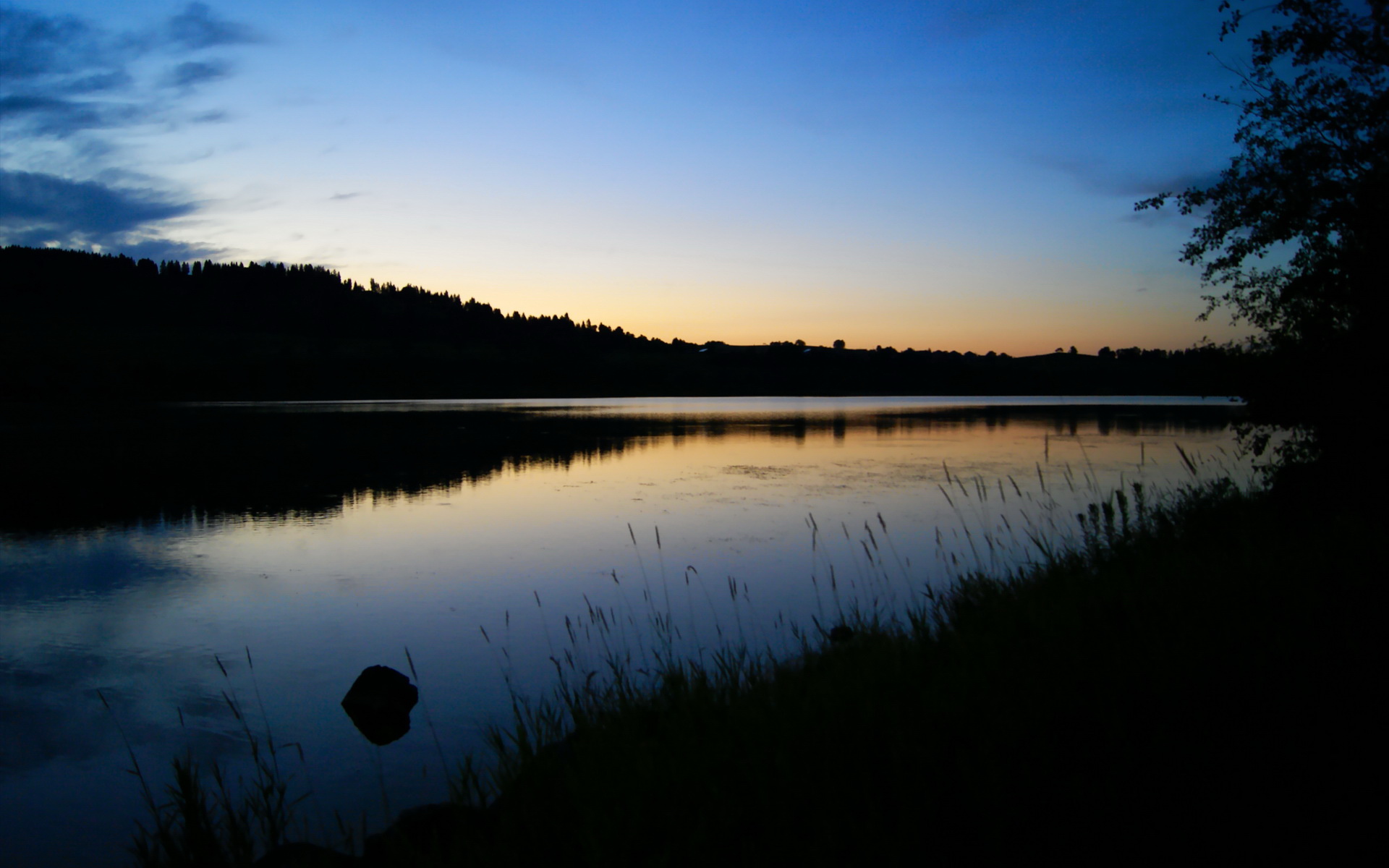 比赛进入伤停补时阶段出现关键转折球迷情绪瞬间沸腾，伤停补时比分算不算