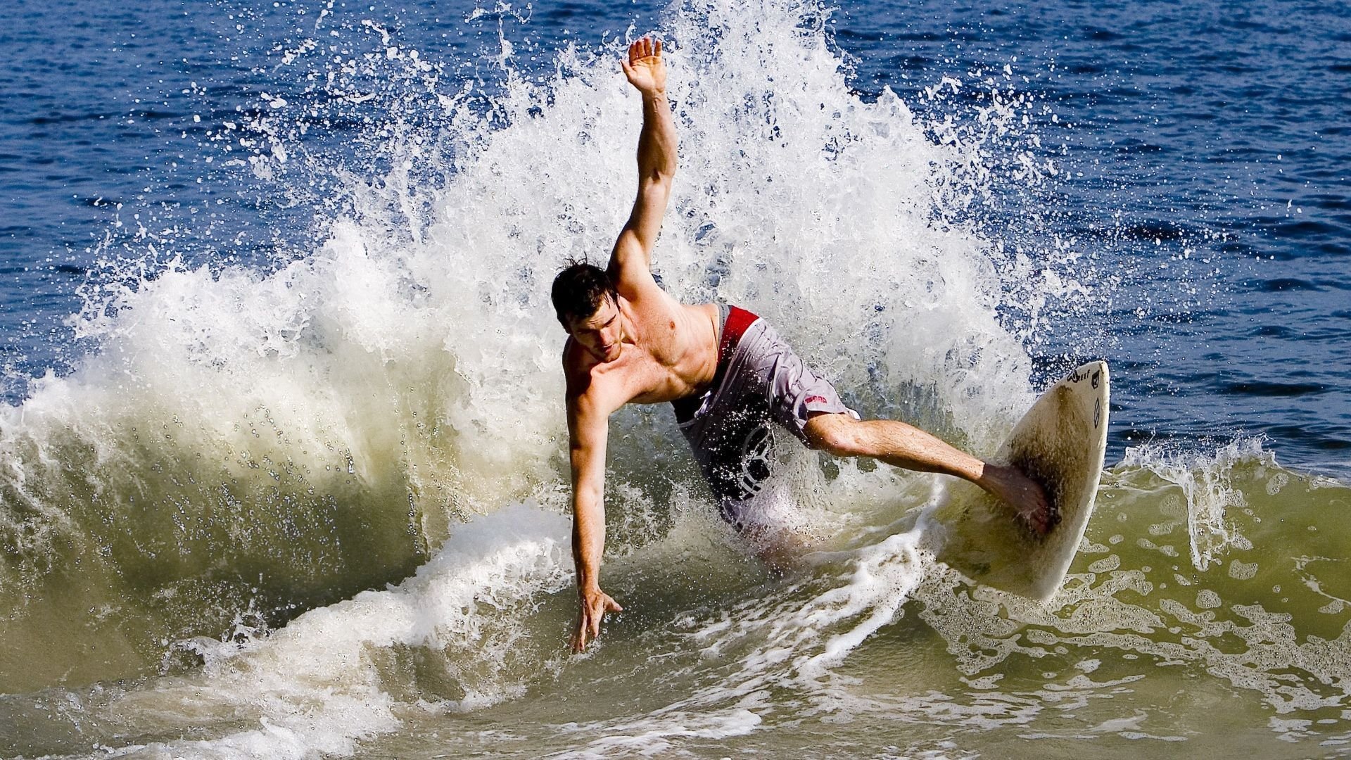 跳水表现亮眼吉尔吉斯斯坦获高分，吉尔吉斯斯坦降水