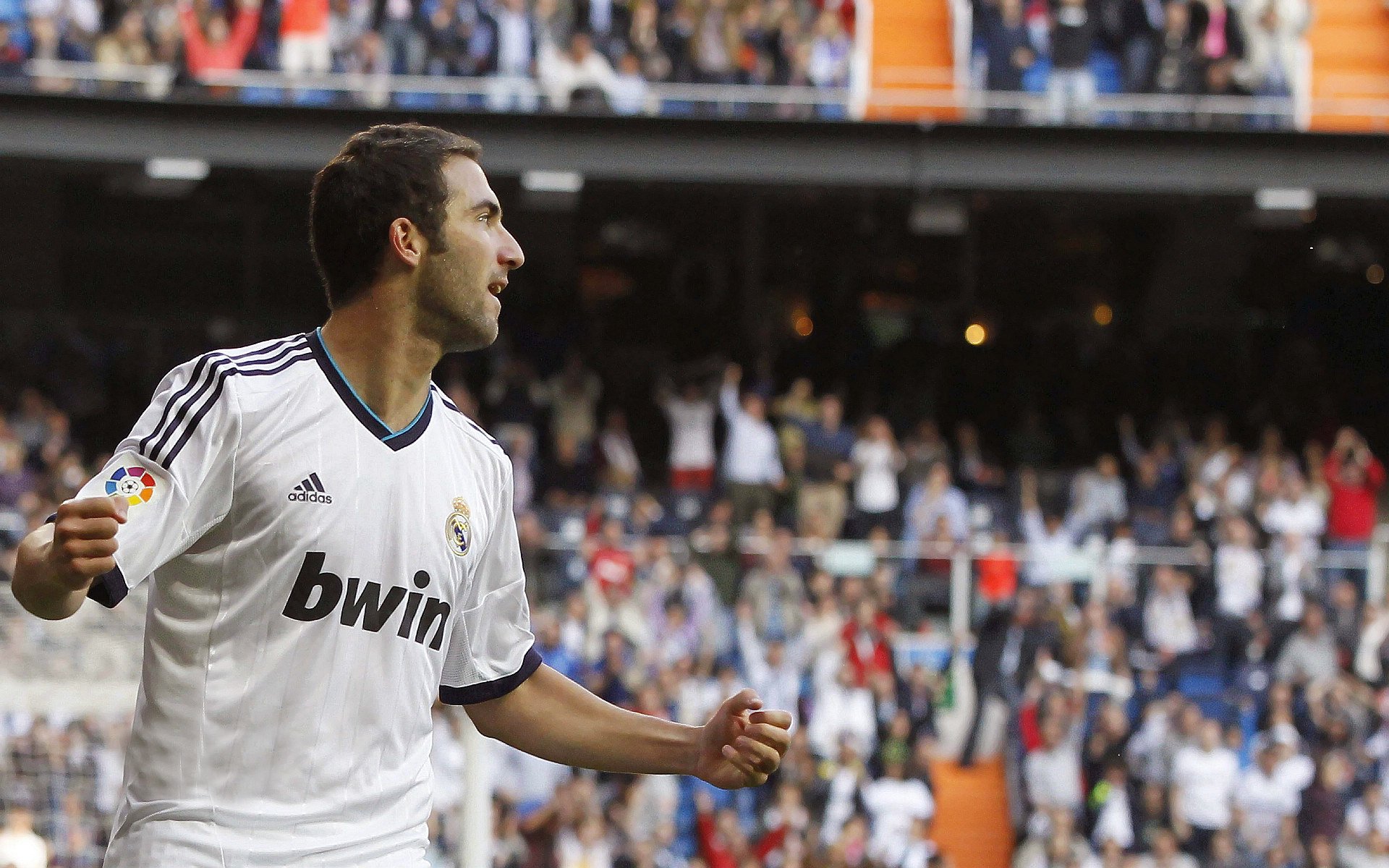 欧冠十六强首回合：那不勒斯客场0比0阿贾克斯 门将多次单刀封堵起关键作用